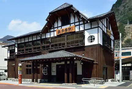 駅舎リニューアル工事の様子