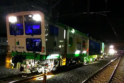 大型機械マルチプルタイタンパー(MTT)による施工の様子